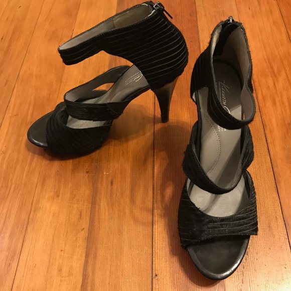 Kenneth Cole Black Zip-up Peep Toe Heels 9.5M - Picture 6 of 9